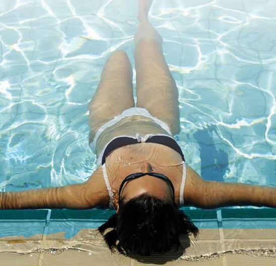 pool-heating-sunbath